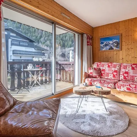 Beautiful 50m With 2 Balconies And Mountain View