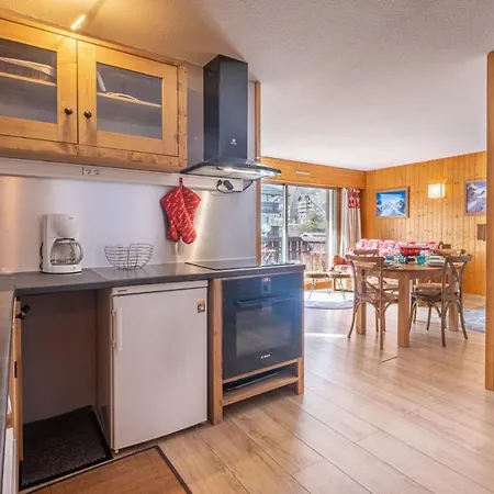 Beautiful 50m With 2 Balconies And Mountain View *