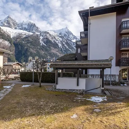 Beautiful 50m With 2 Balconies And Mountain View
