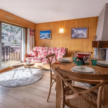 Beautiful 50m With 2 Balconies And Mountain View